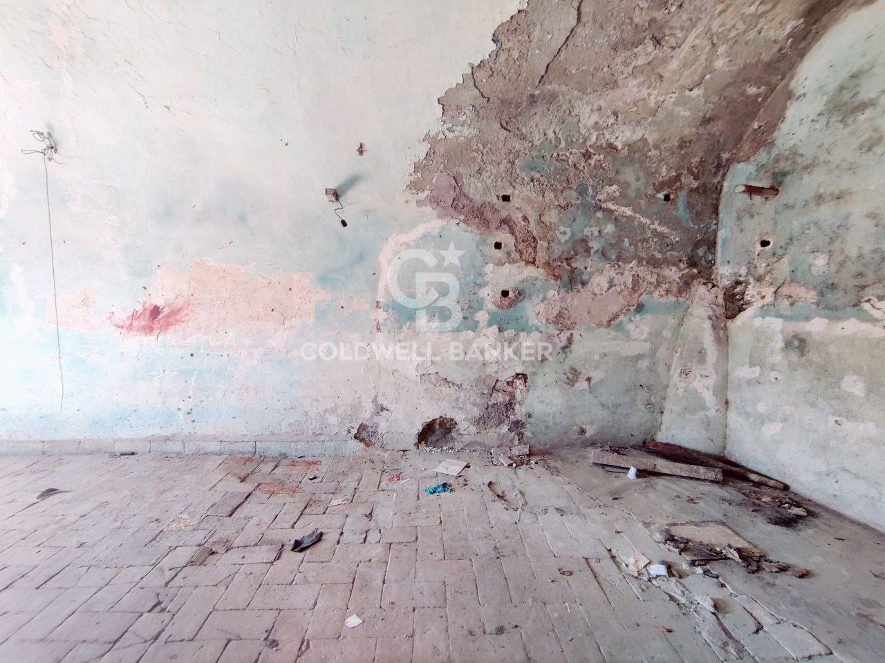 Garage in vendita a Latera