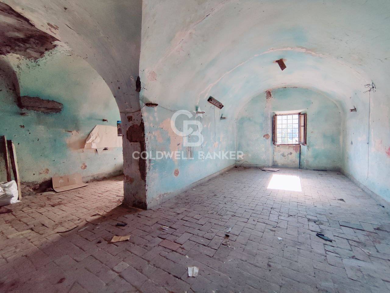 Garage in vendita a Latera