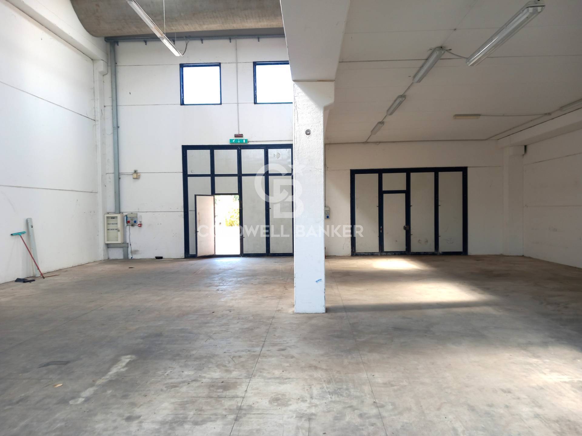 Locale commerciale in vendita a Orbetello, Albinia