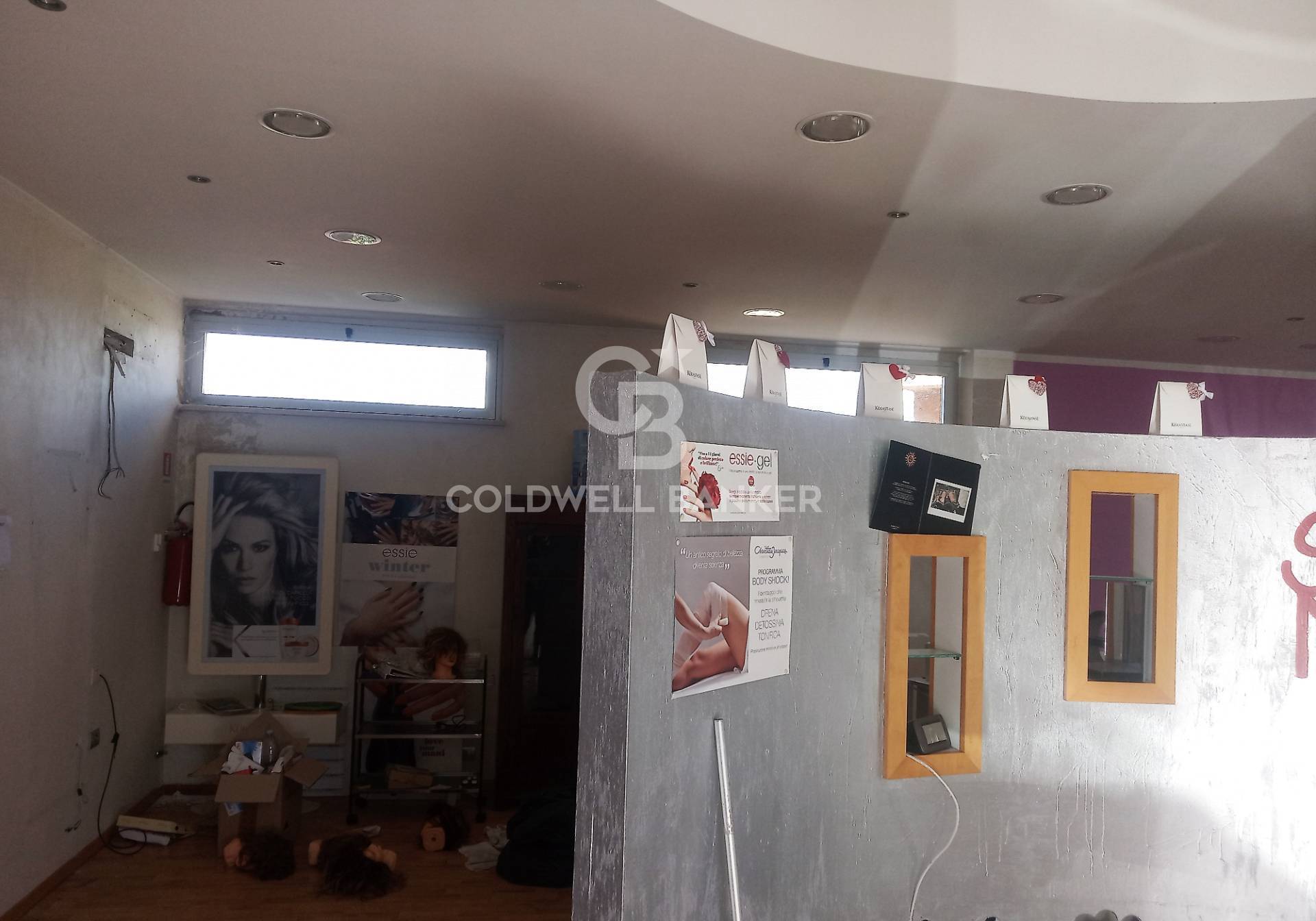 Locale commerciale in vendita a Montalto di Castro, Poggio delle Agavi