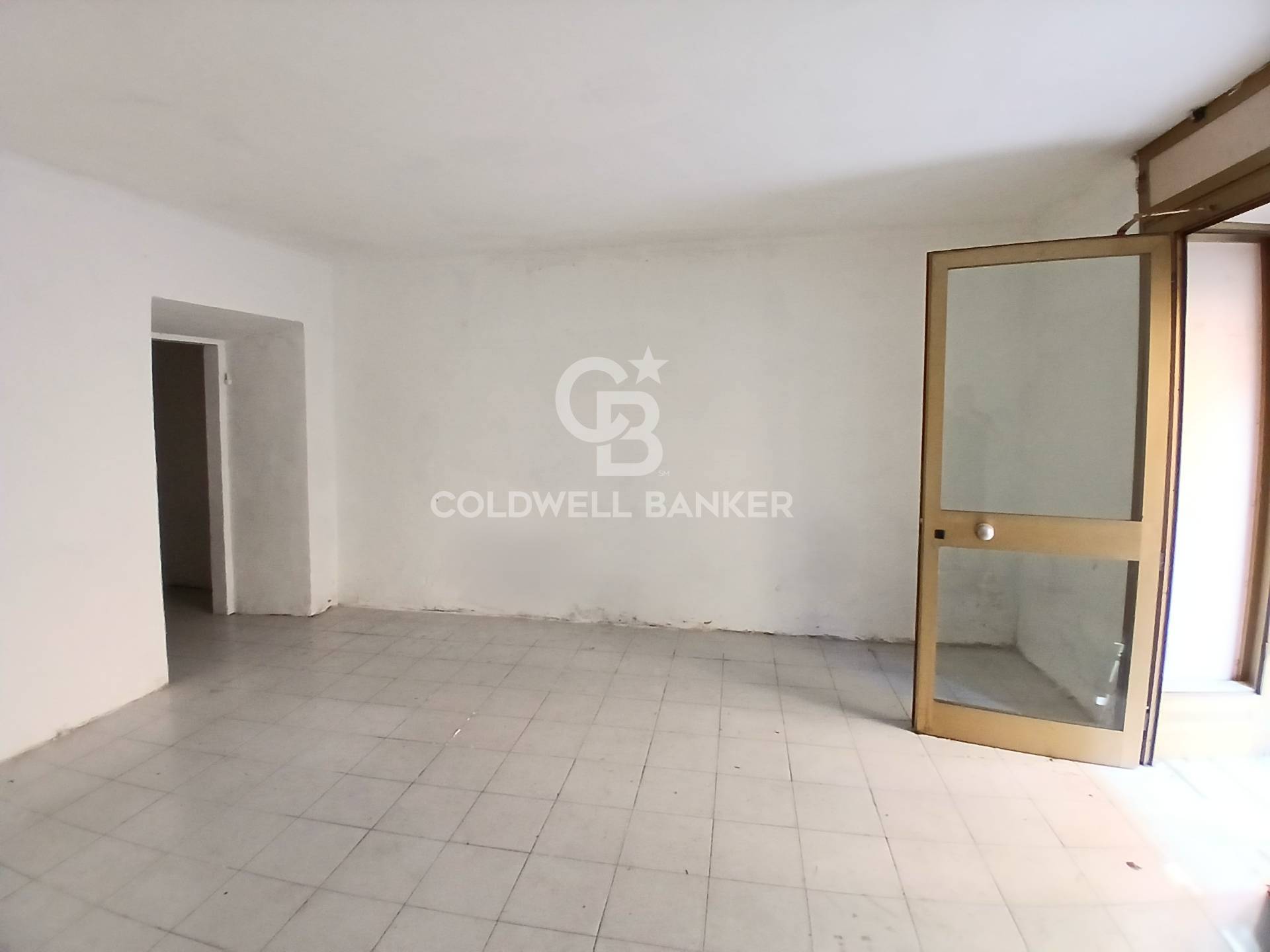 Locale commerciale in vendita a Viterbo