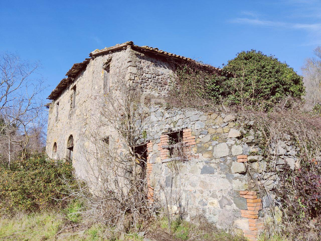 Rustico/Casale/Corte in vendita a Latera