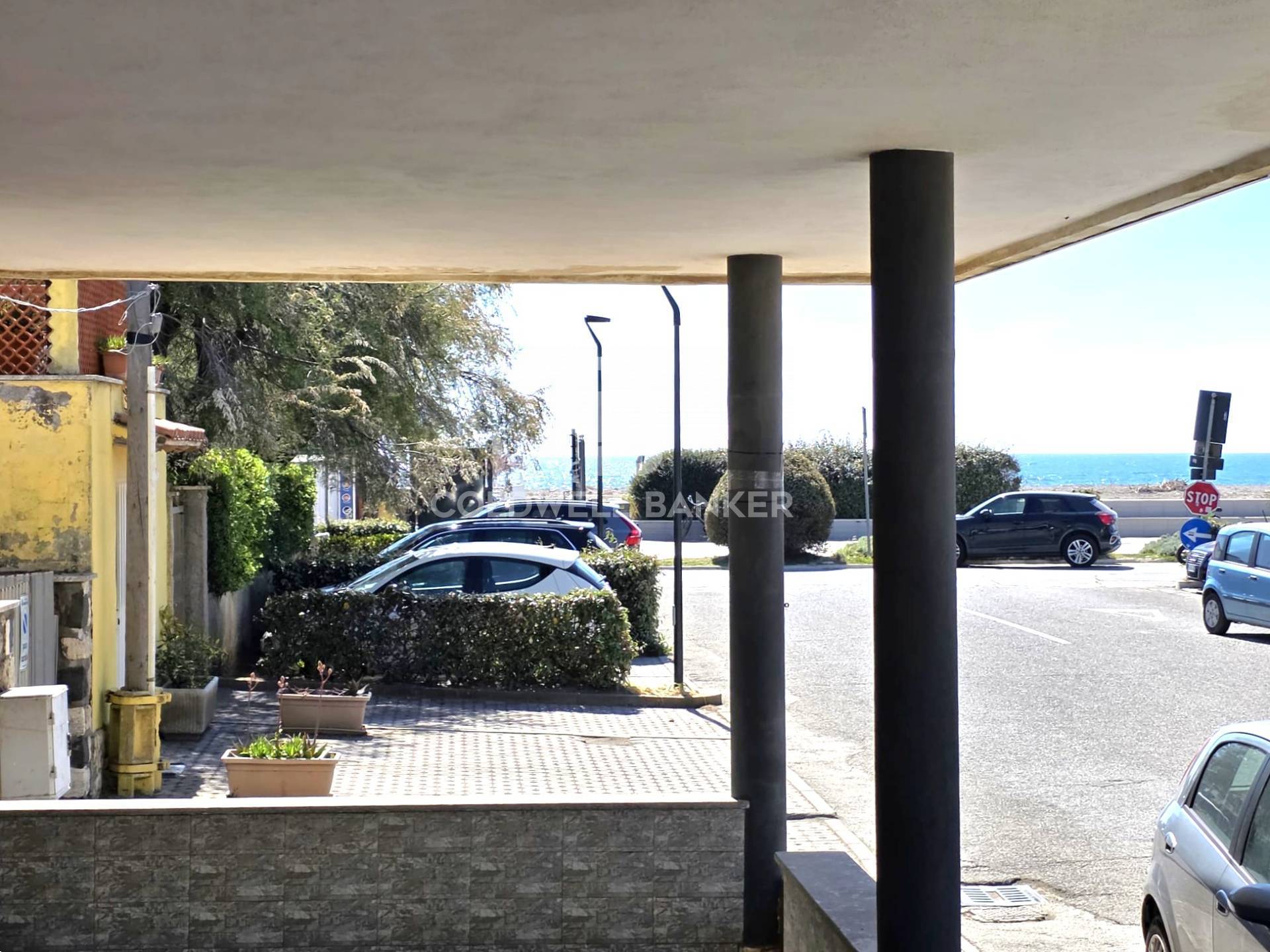 Locale commerciale in affitto a Montalto di Castro, Montalto Marina