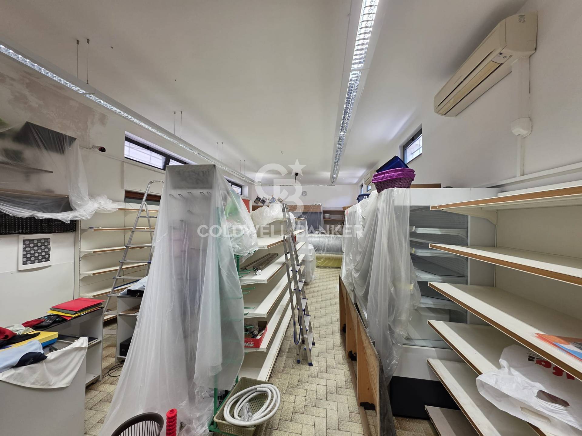 Locale commerciale in affitto a Montalto di Castro, Montalto Marina