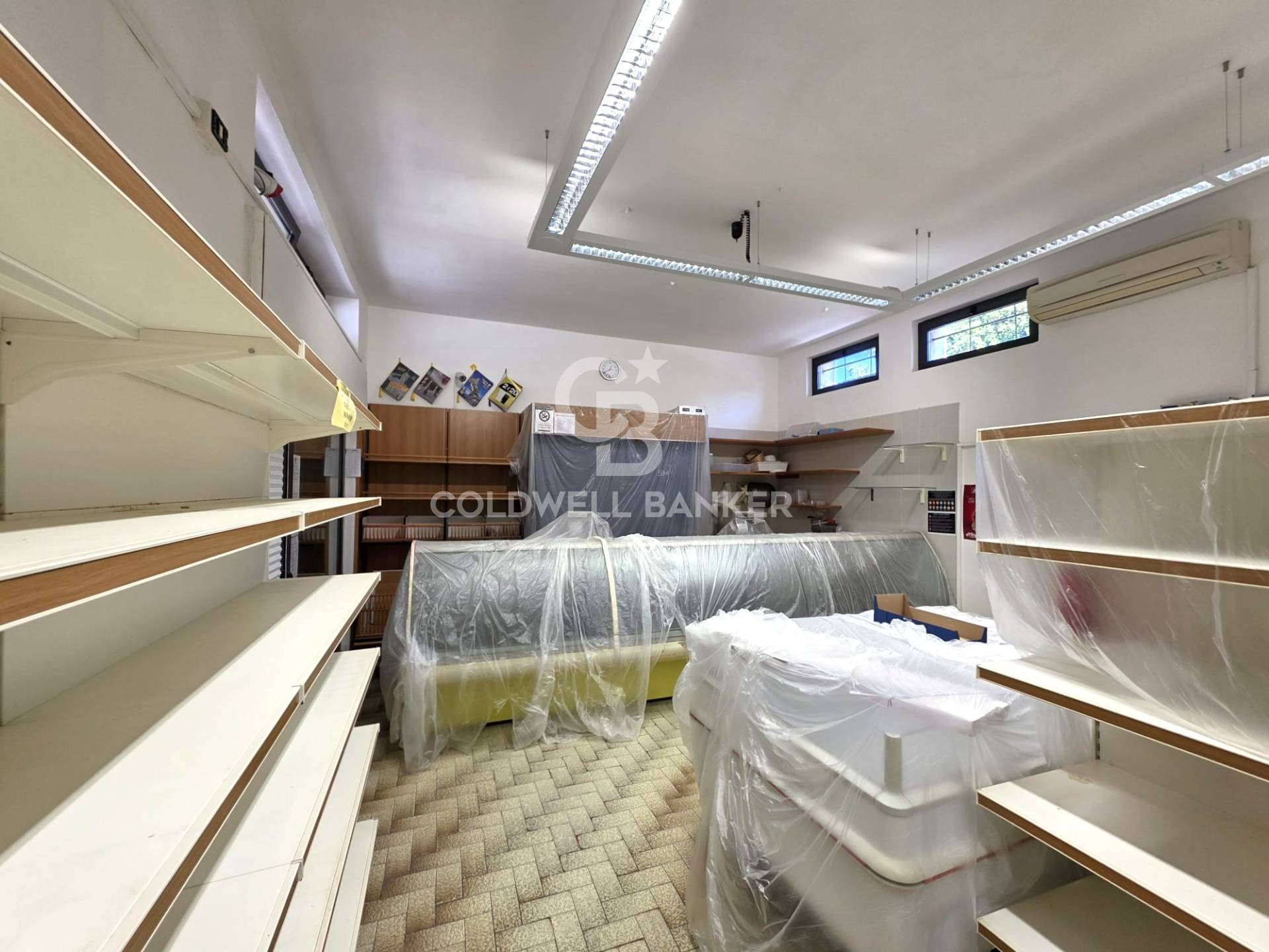 Locale commerciale in affitto a Montalto di Castro, Montalto Marina