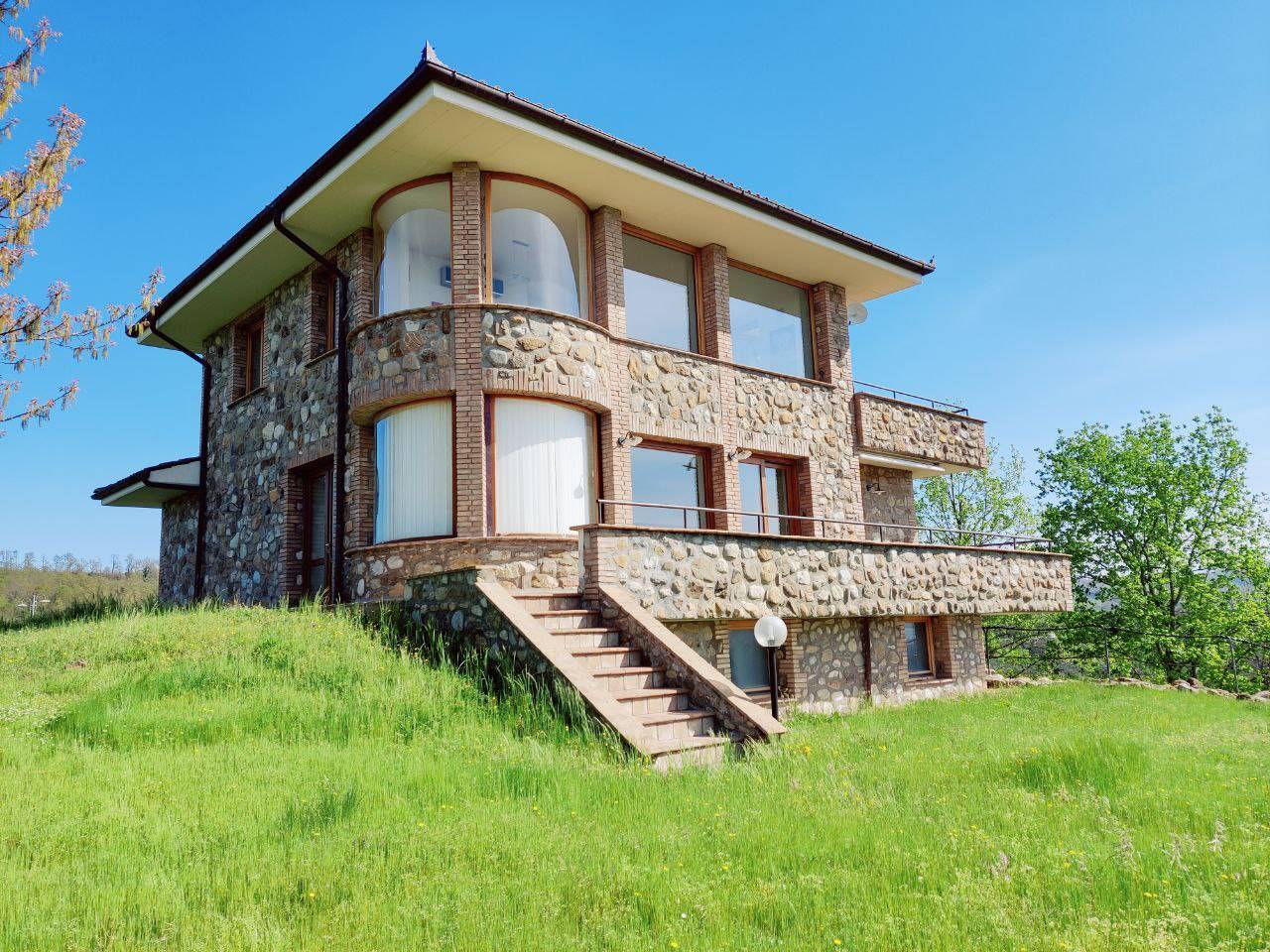 Villa in vendita a Grotte di Castro