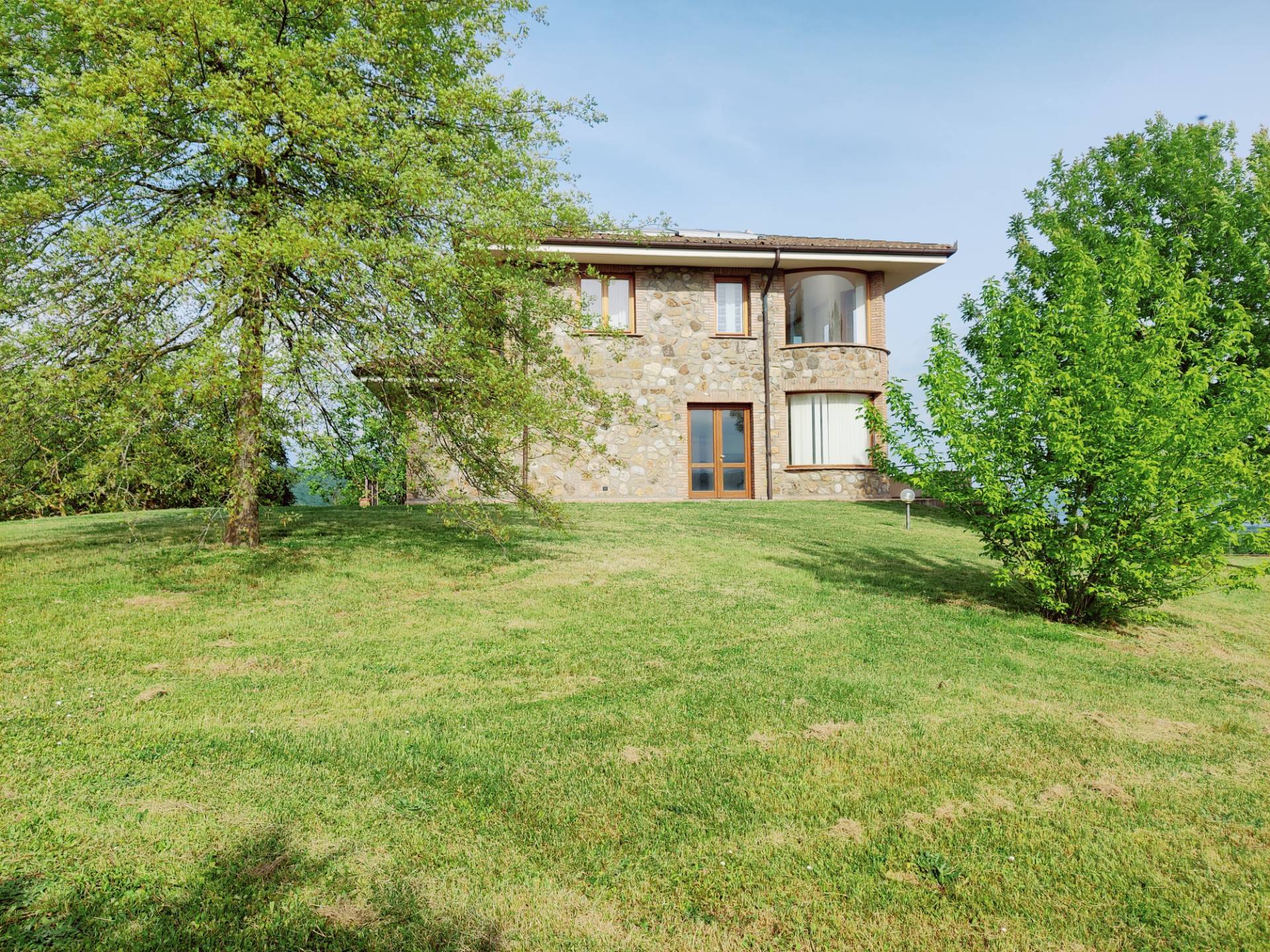 Villa in vendita a Grotte di Castro