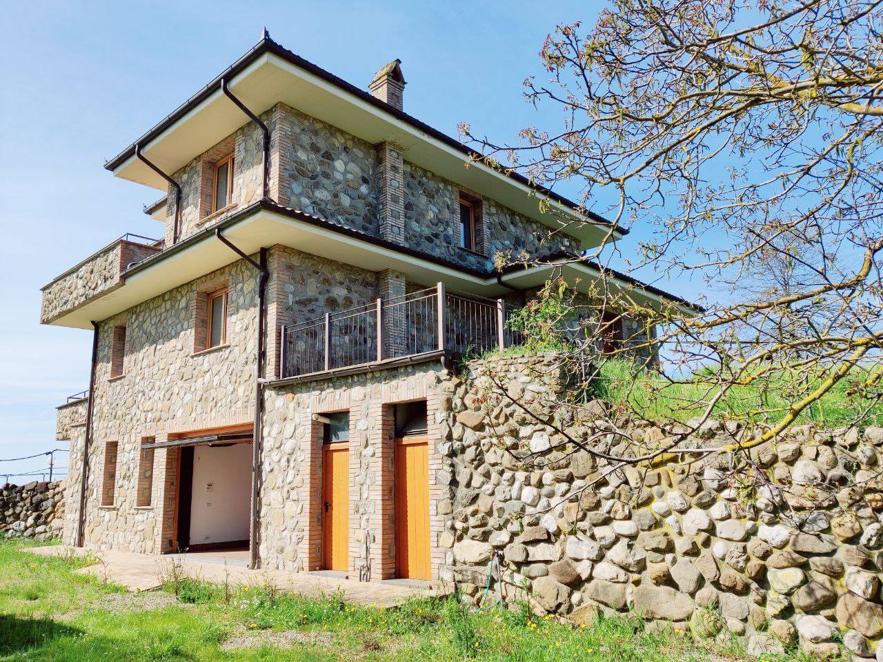 Villa in vendita a Grotte di Castro
