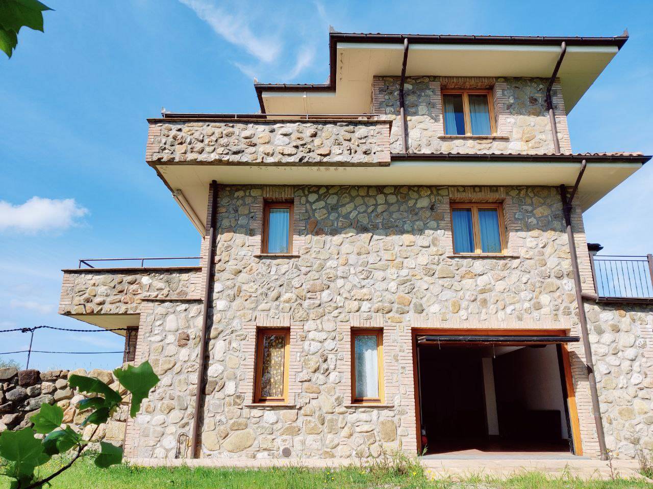 Villa in vendita a Grotte di Castro