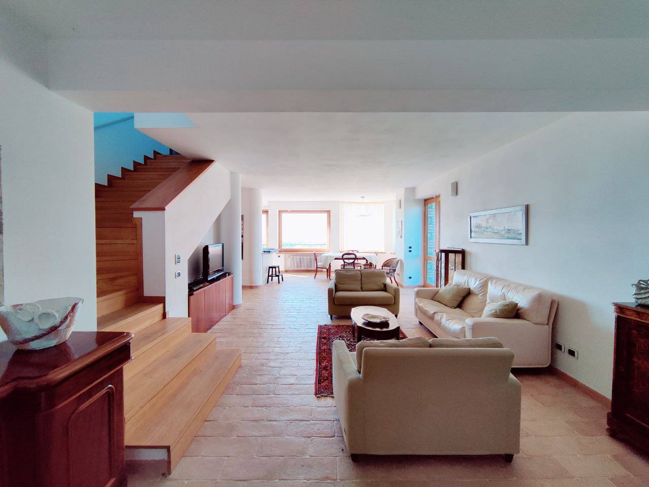Villa in vendita a Grotte di Castro