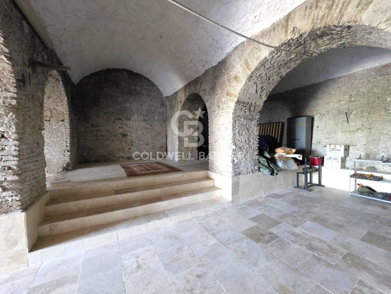 Magazzino in vendita a Montalto di Castro, Montalto di Castro