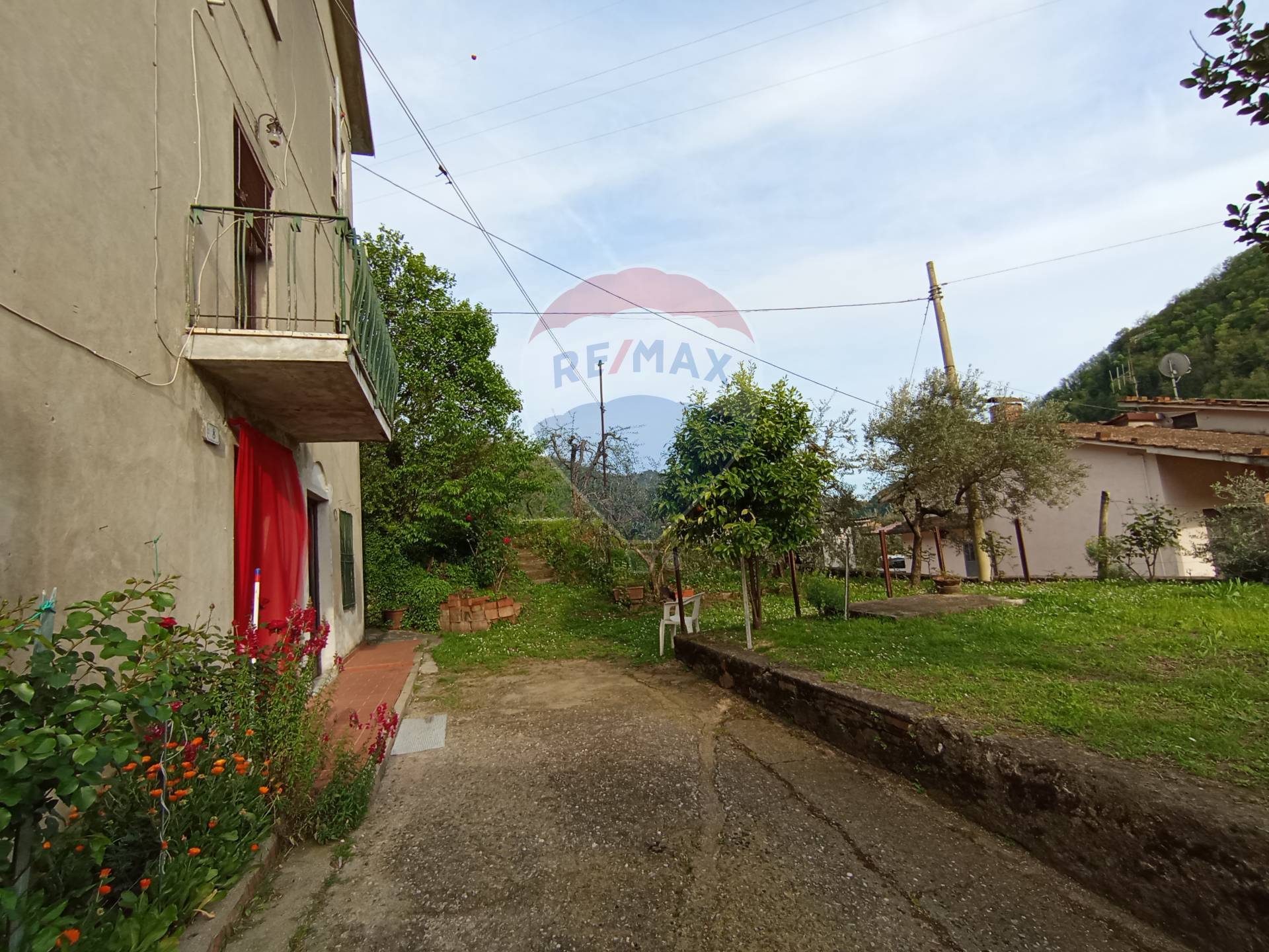 Casa indipendente da ristrutturare, Borgo a Mozzano valdottavo