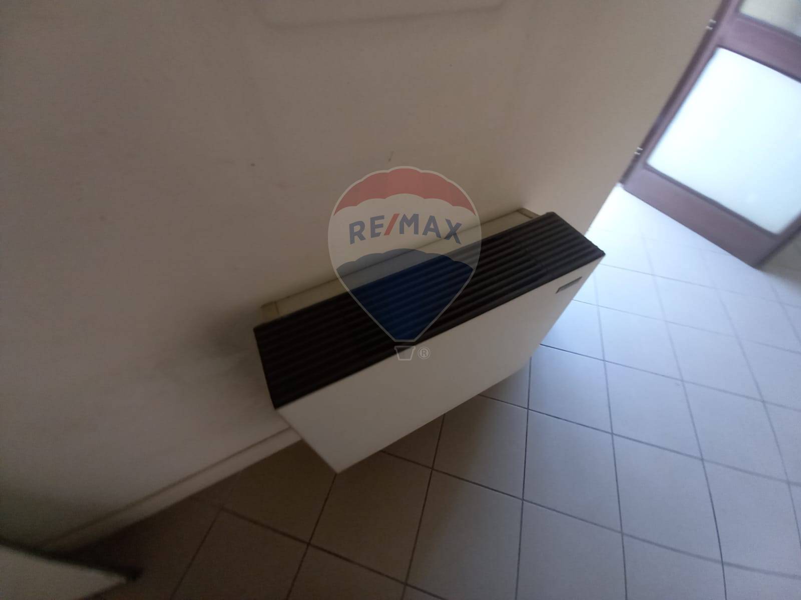 Locale Commerciale in affitto a Bagni di Lucca, Centro