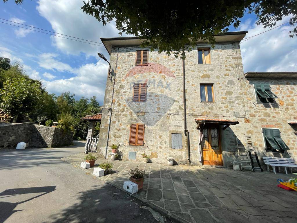 Casa Semindipendente in vendita a Bagni di Lucca, Pieve di Controni