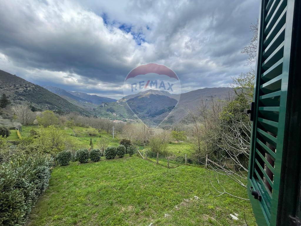 Villetta bifamiliare in vendita a Bagni di Lucca, San Cassiano di Cotroni