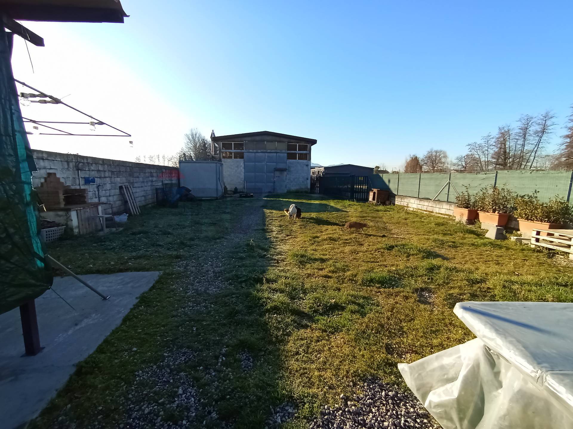 Capannone Industriale in vendita a Capannori, Marlia