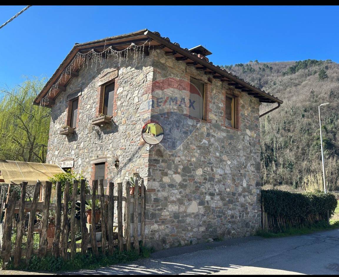 Rustico in vendita a Borgo a Mozzano, Diecimo