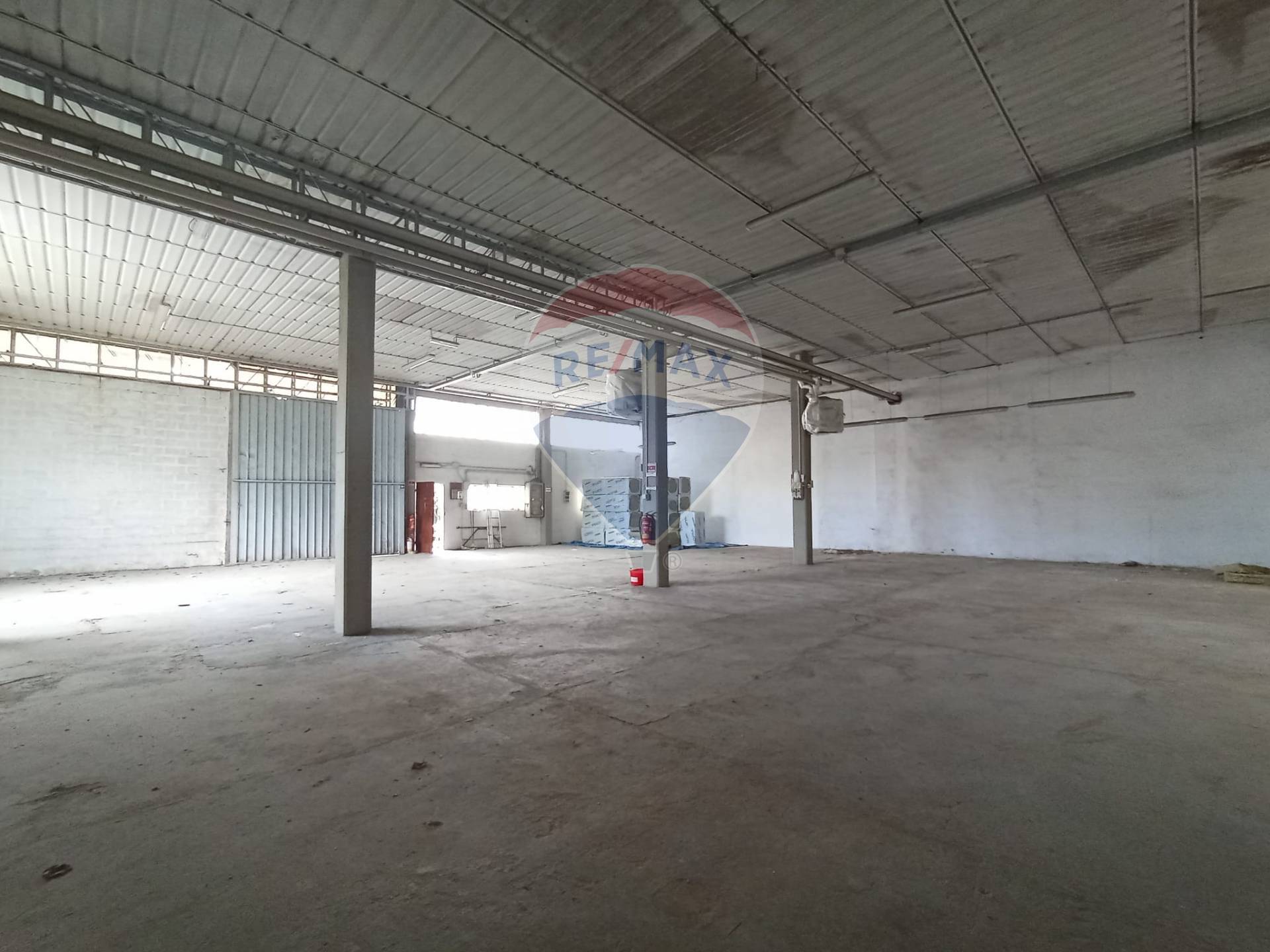 Capannone Industriale in vendita a Borgo a Mozzano, Chifenti