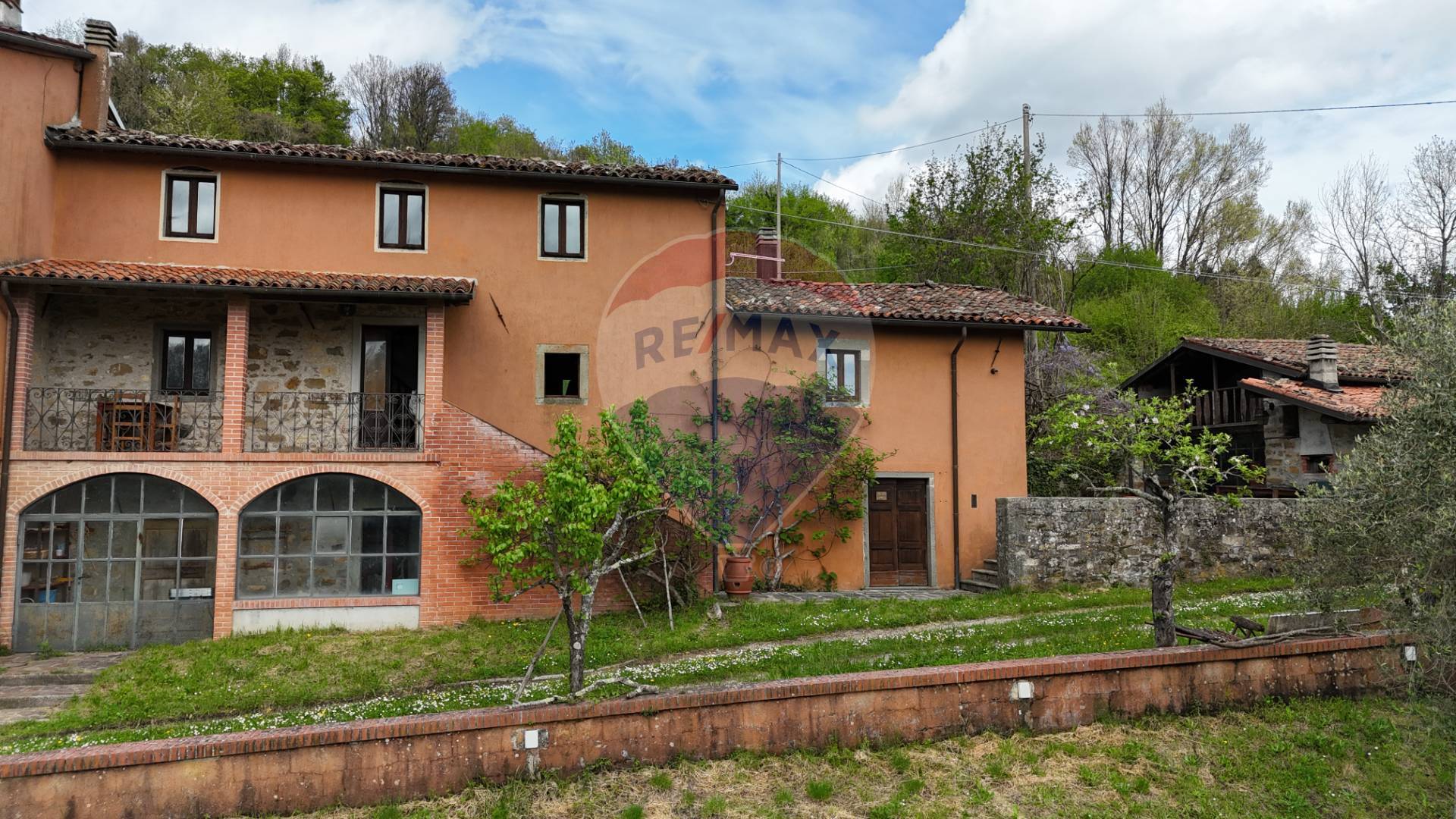 Rustico in vendita a Camporgiano, Il Poggio