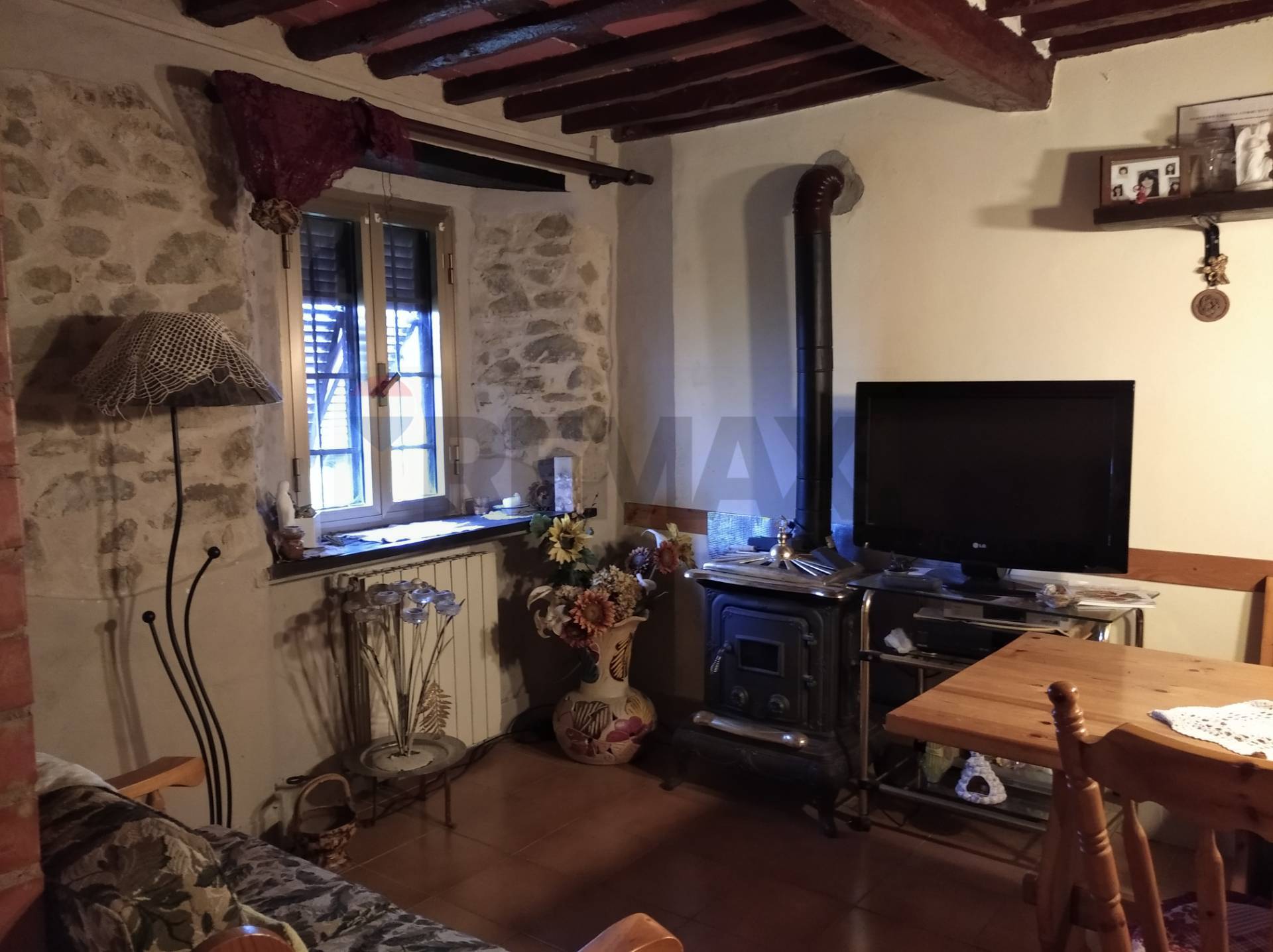 Casa Semindipendente in vendita a Villa Basilica, Boveglio