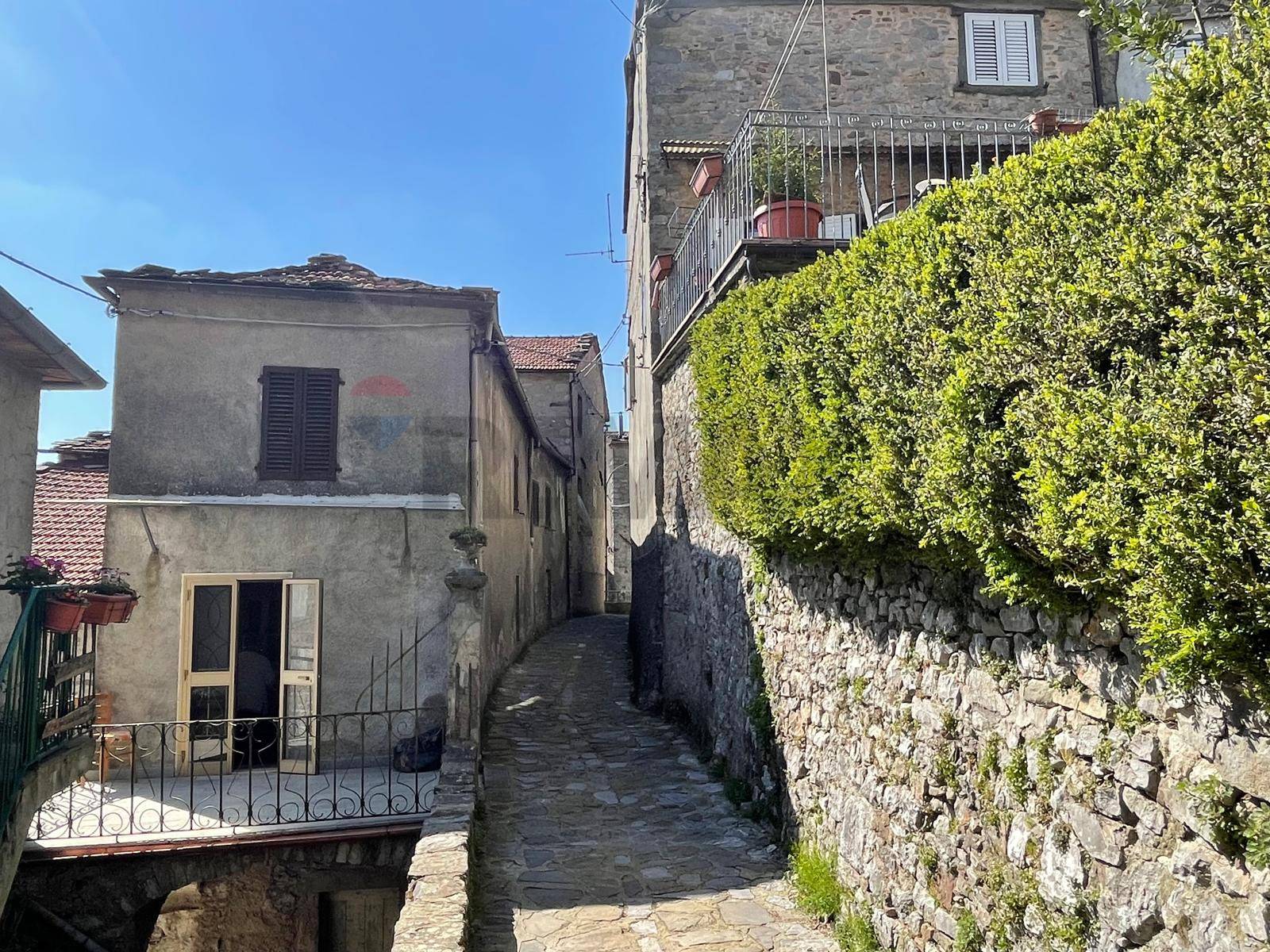 Casa Indipendente in vendita a Bagni di Lucca, Montefegatesi