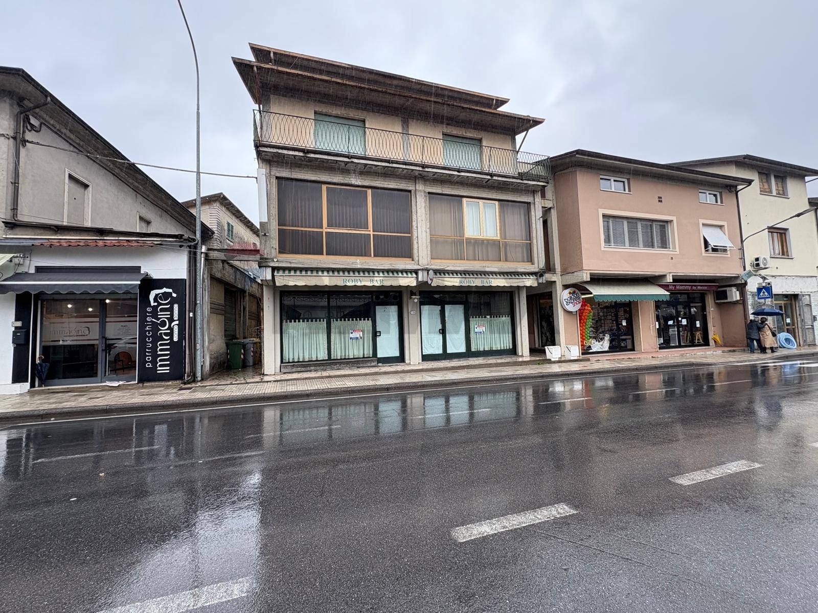 Locale Commerciale in affitto a Barga, Fornaci di Barga