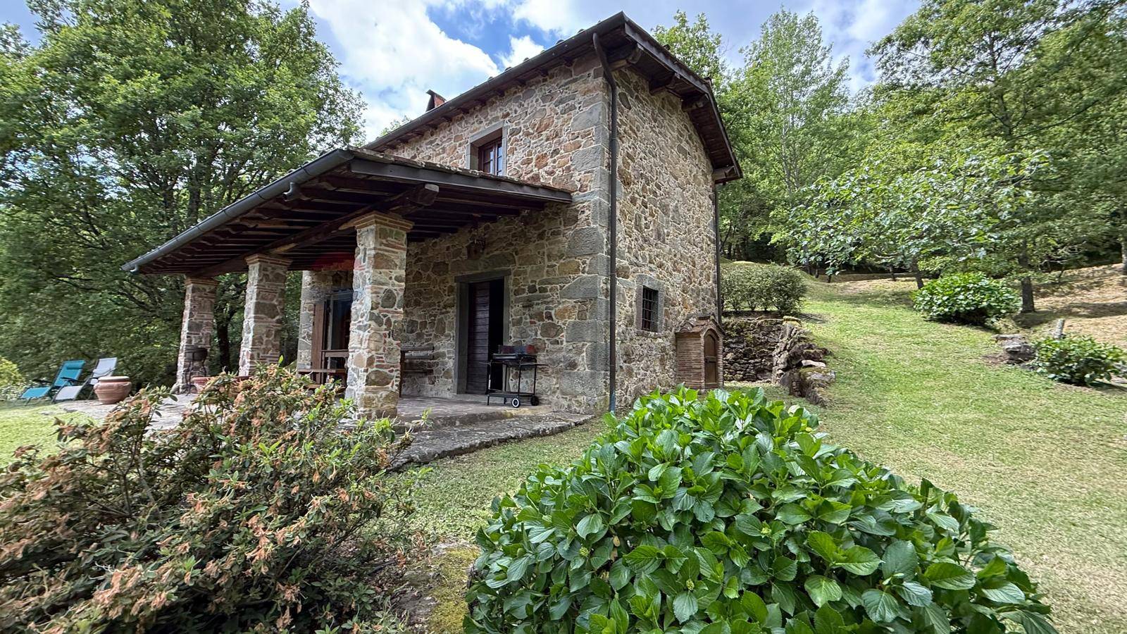 Rustico in vendita a Bagni di Lucca, San Gemignano