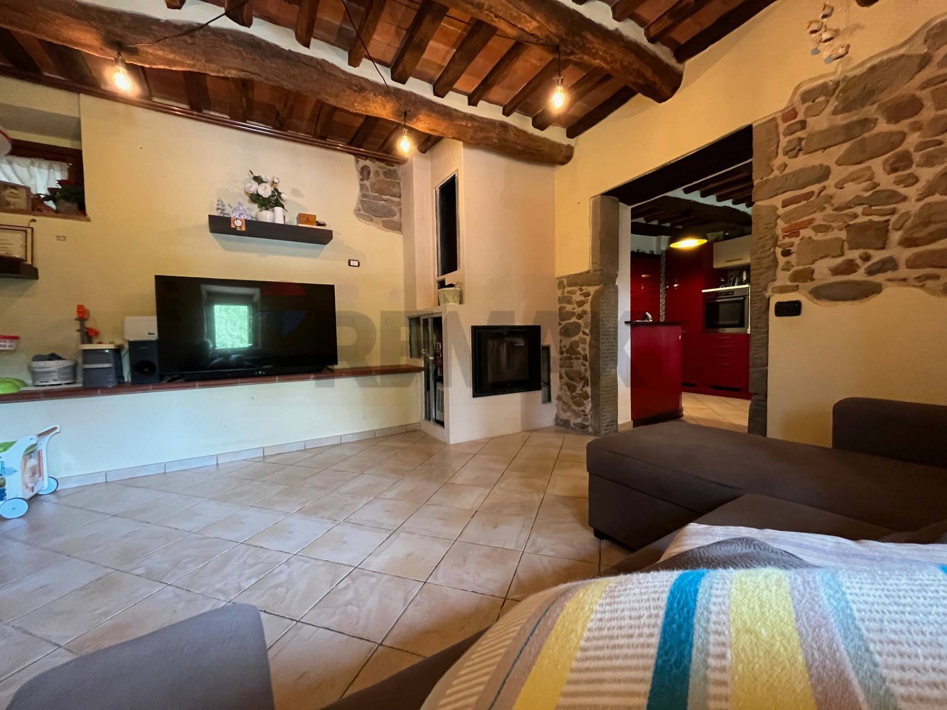 Porzione di casa in vendita a Bagni di Lucca, Fornoli