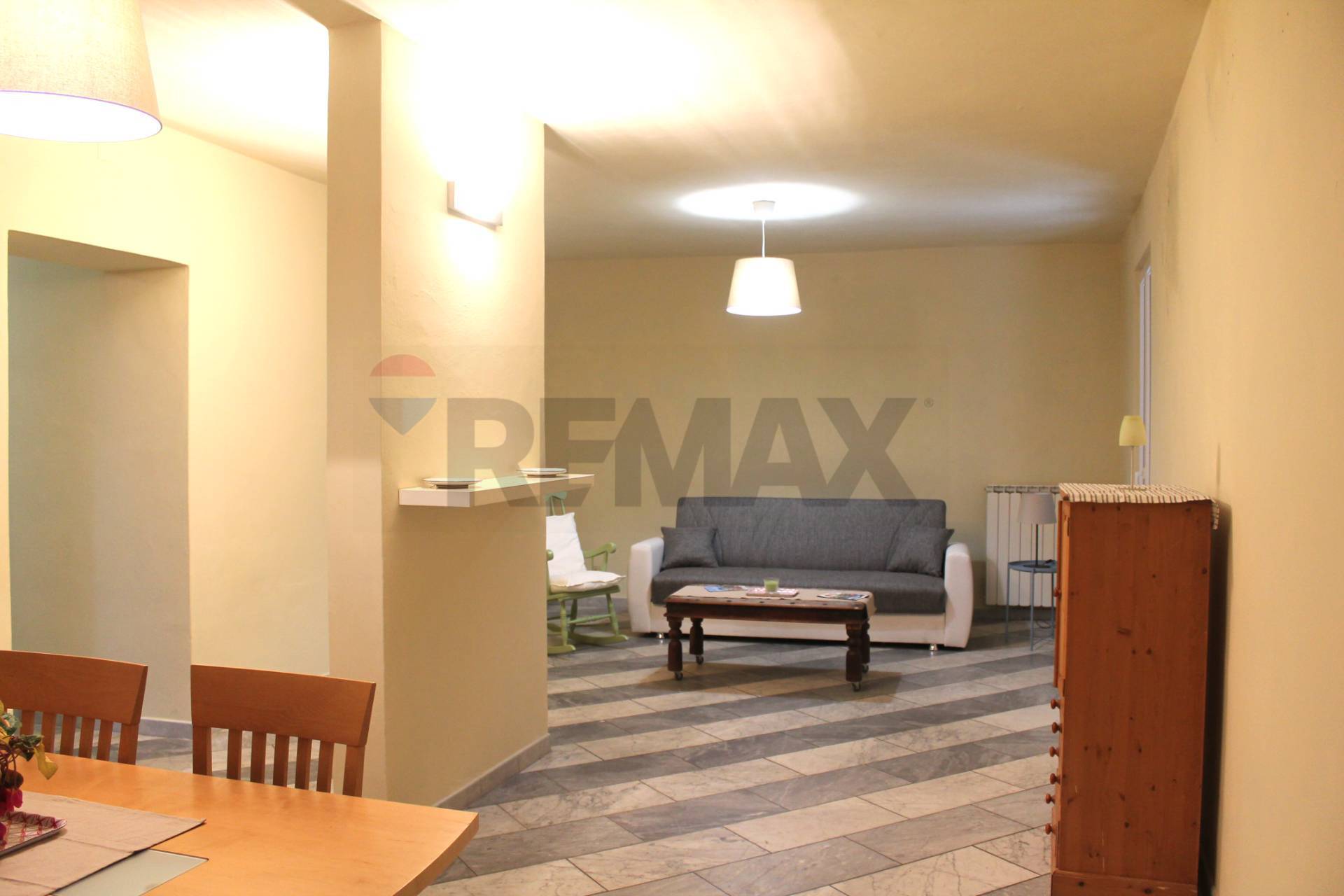 Appartamento in vendita a Borgo a Mozzano, Centro