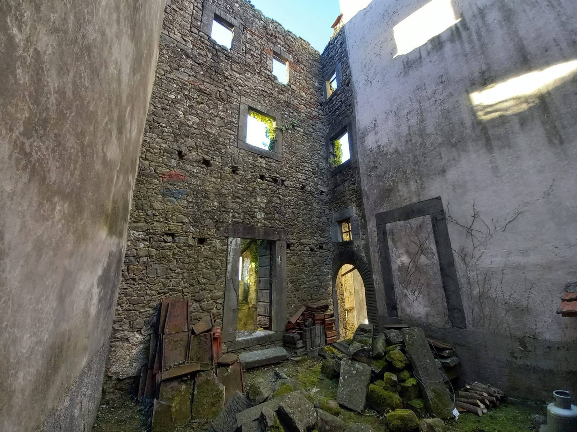 Rustico in vendita a Bagni di Lucca, Casabasciana