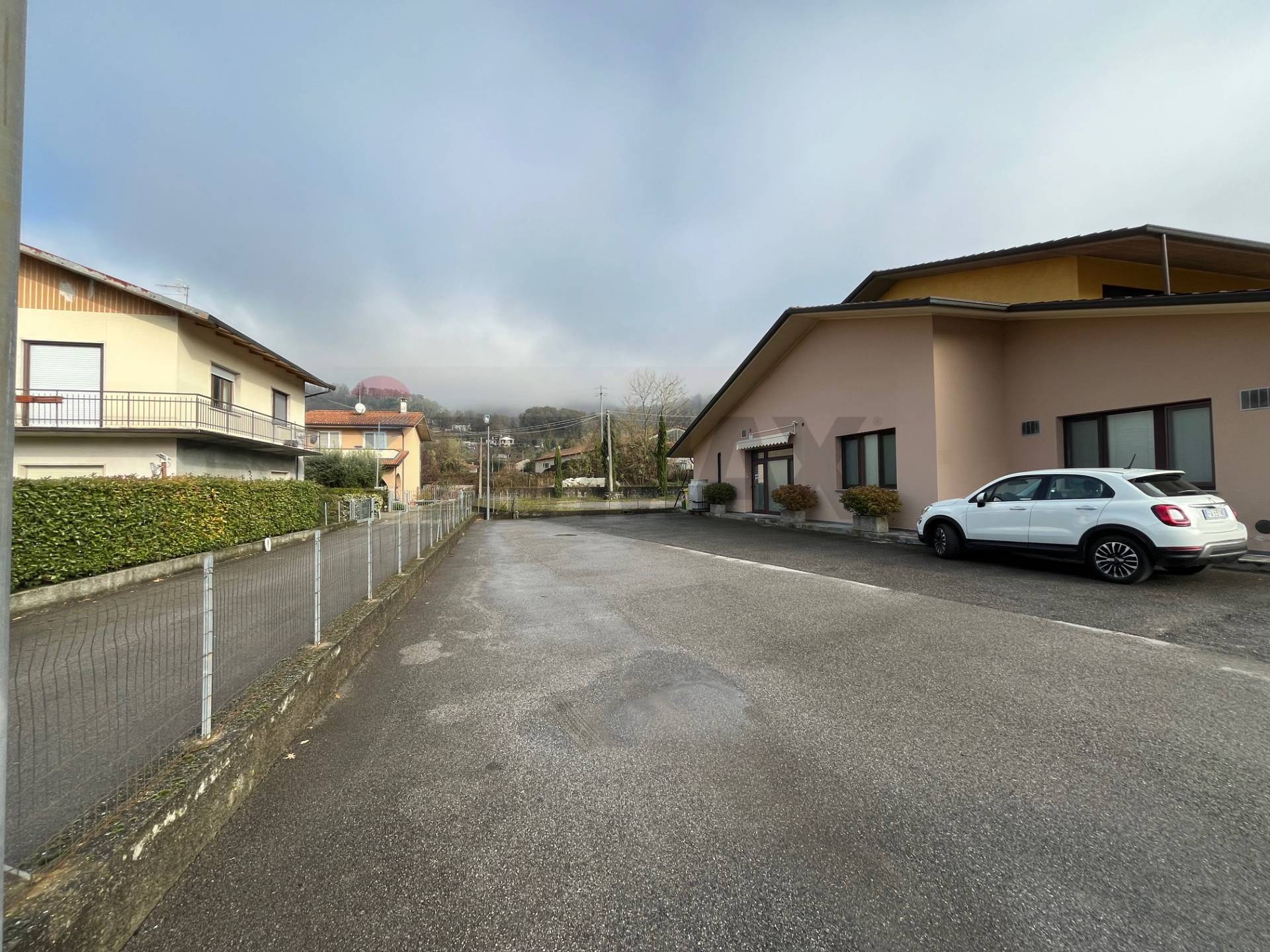 Locale Commerciale in vendita a Coreglia Antelminelli, Ghivizzano