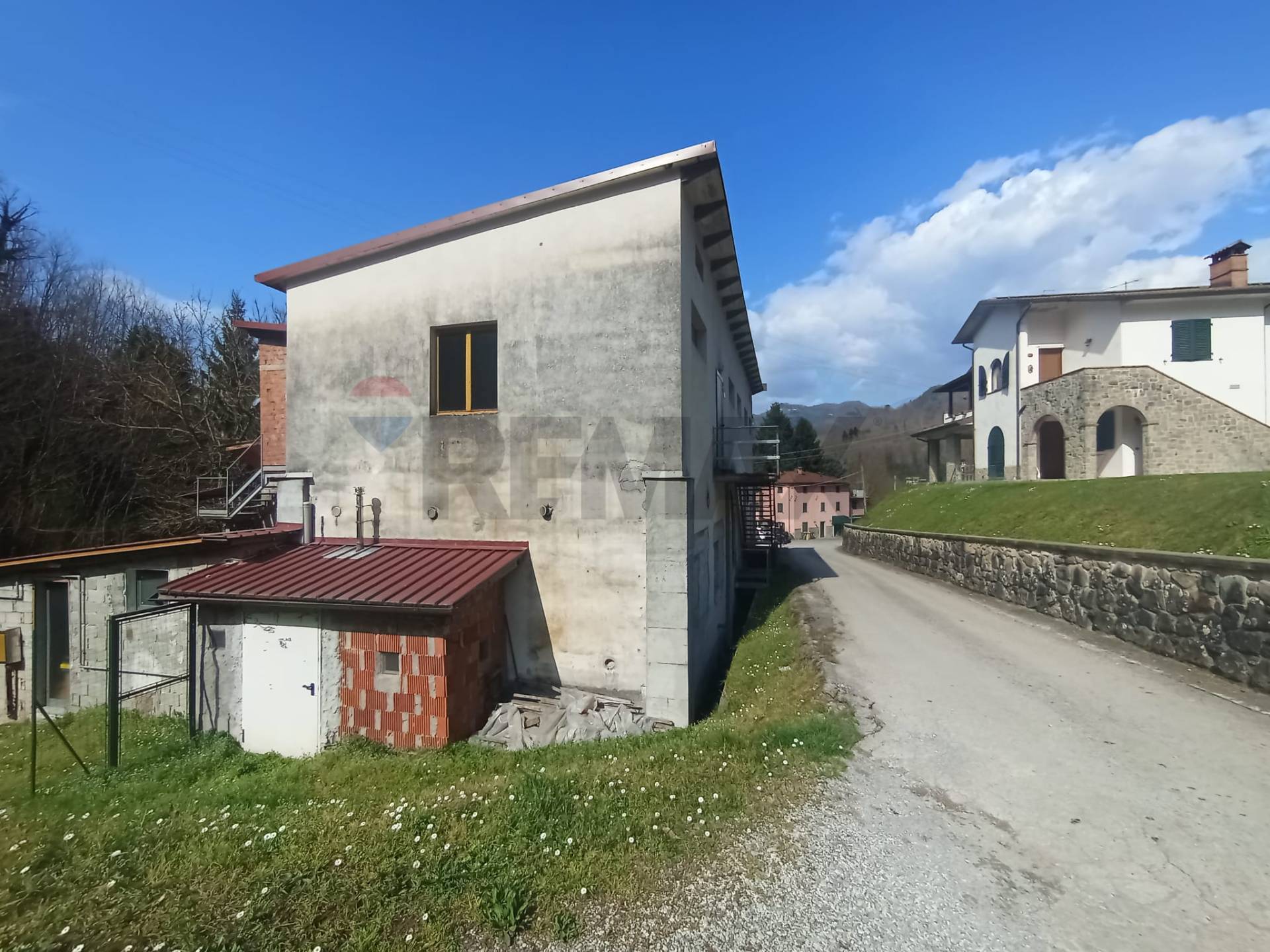 Negozio in vendita a Borgo a Mozzano, Gioviano