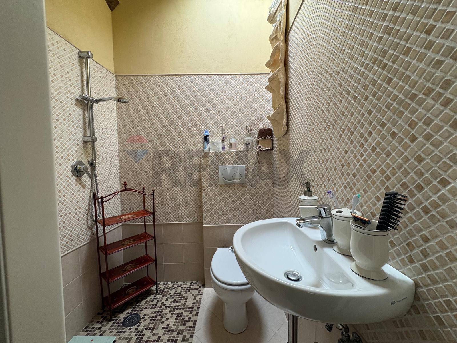 Casa Semindipendente in vendita a Lucca, Cerasomma