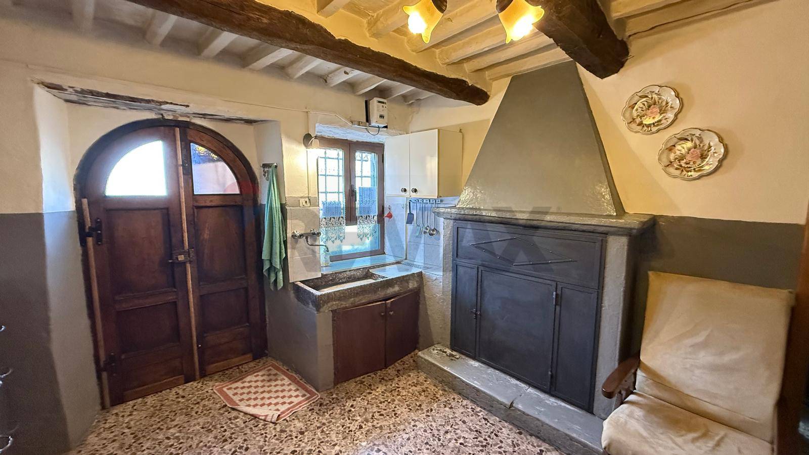 Casa Indipendente in vendita a Bagni di Lucca, Lucchio