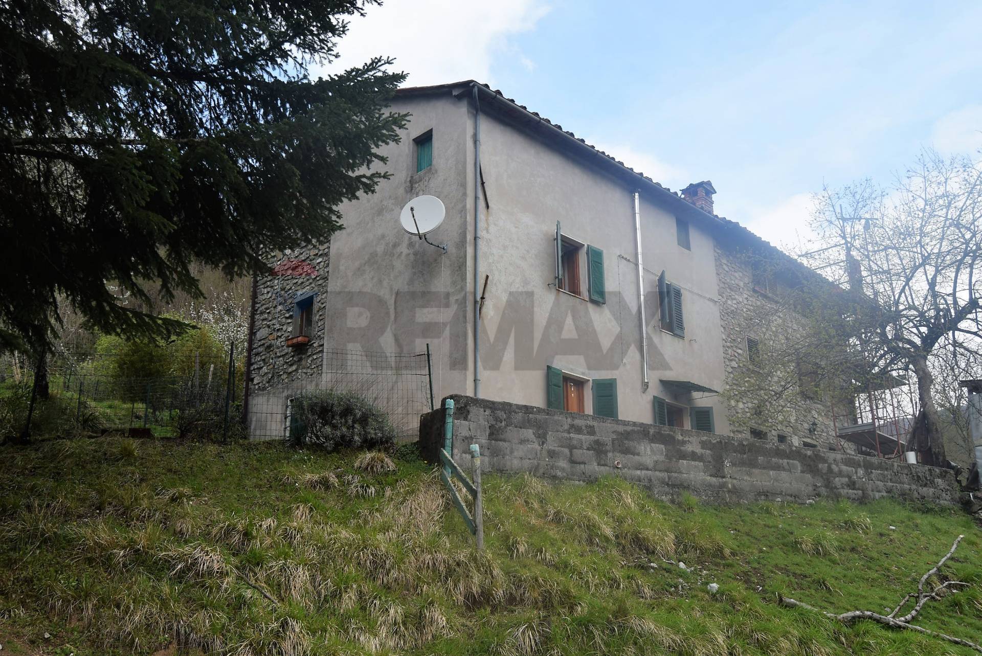 Casa Semindipendente in vendita a Bagni di Lucca, Lucchio