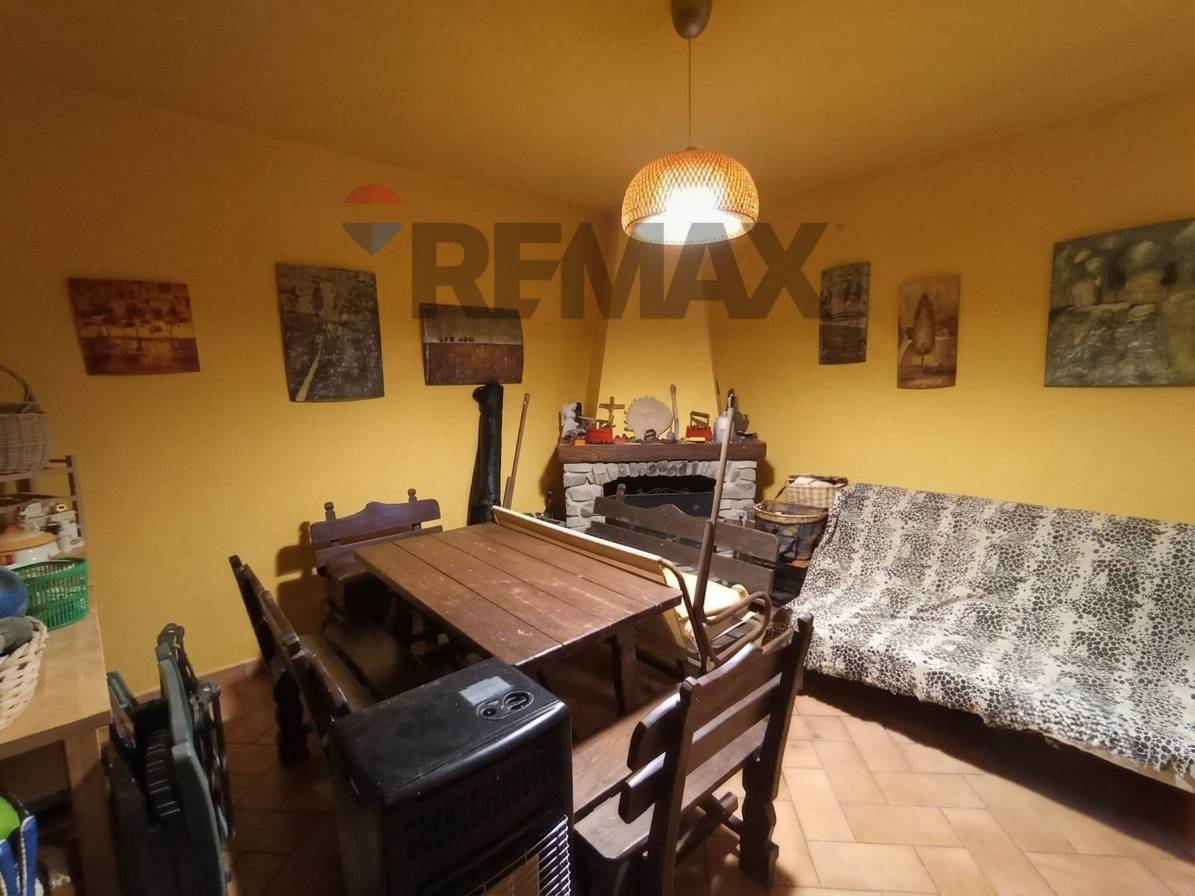 Baita/Chalet/Trullo in vendita a Bagni di Lucca, Montefegatesi