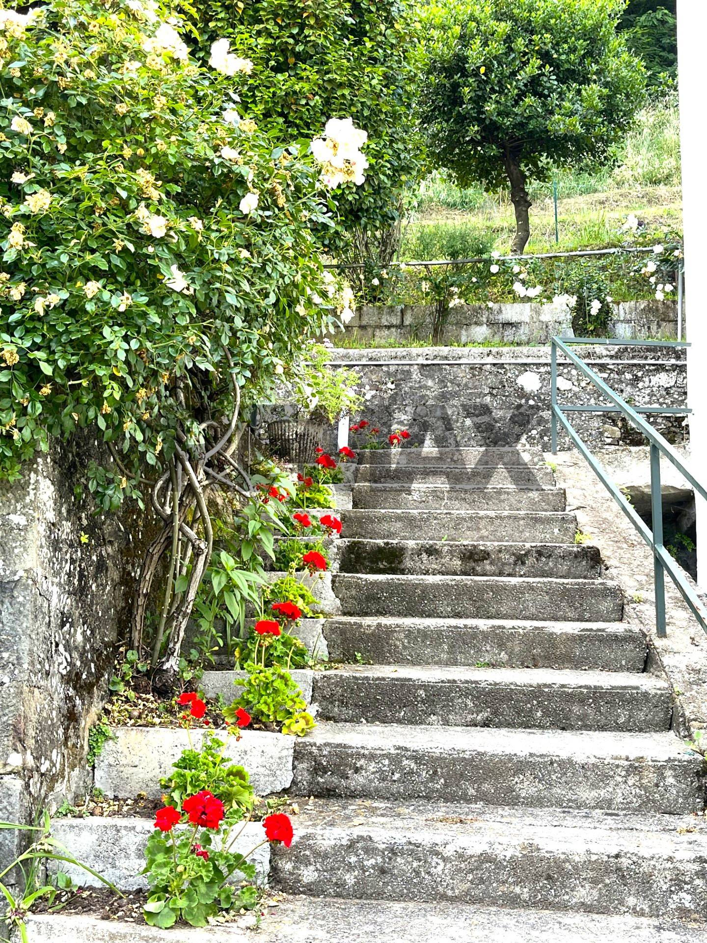 Casa Indipendente in vendita a Bagni di Lucca, Centro
