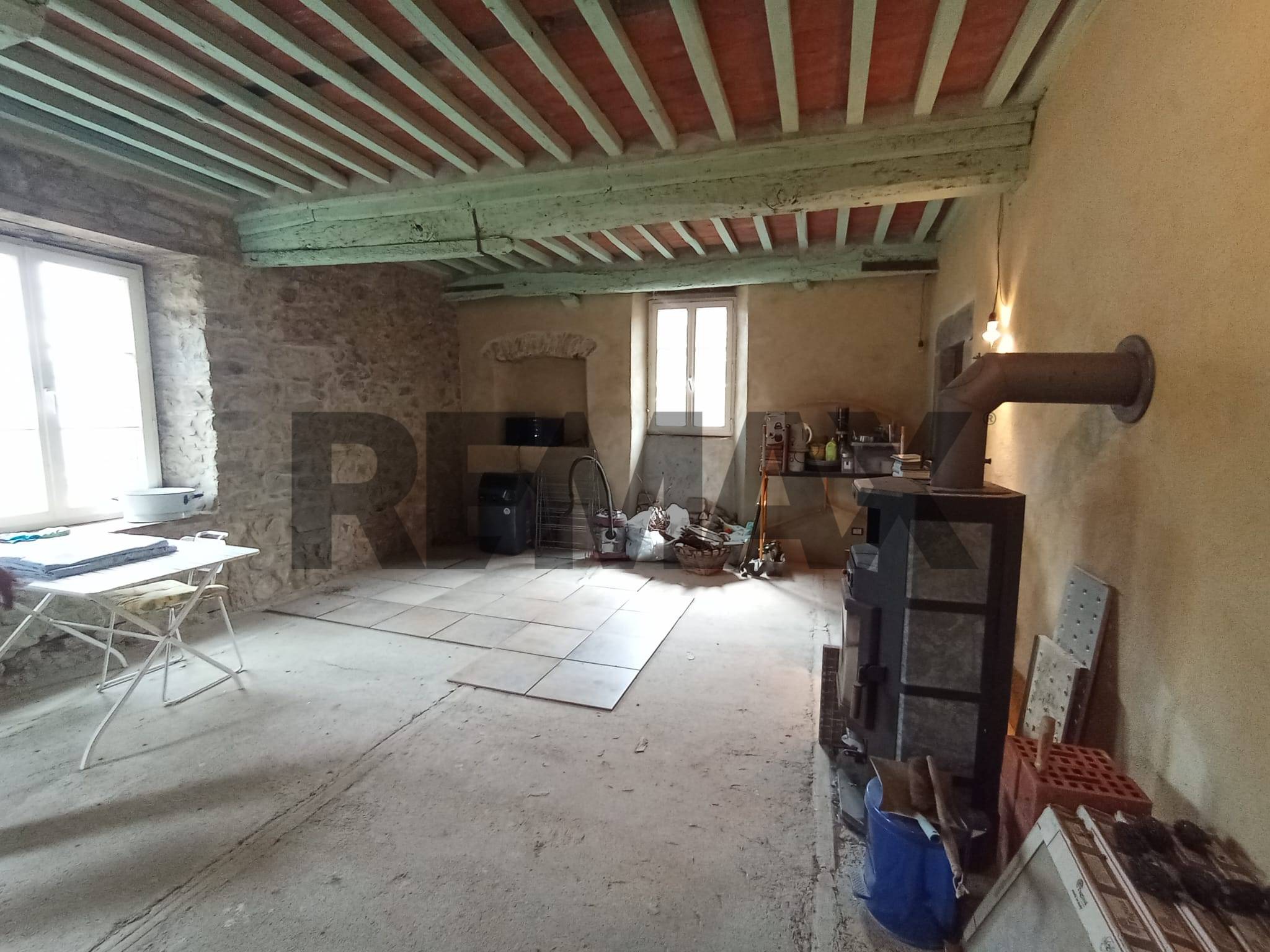 Casa Indipendente in vendita a Bagni di Lucca, Monti di Villa