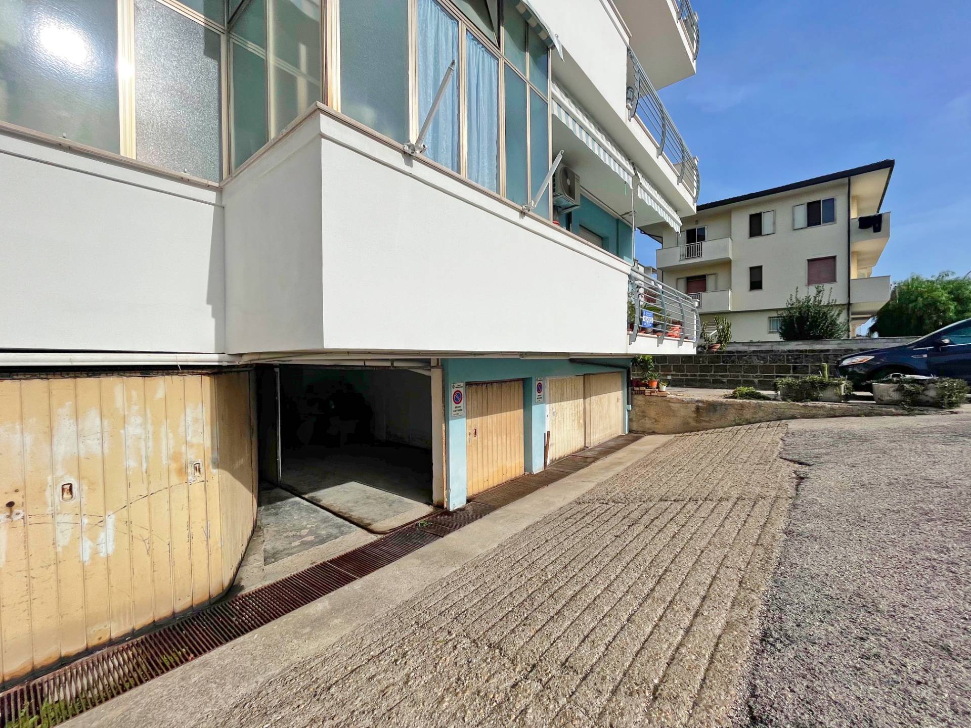 Box/Garage 25mq in vendita a Francavilla al Mare