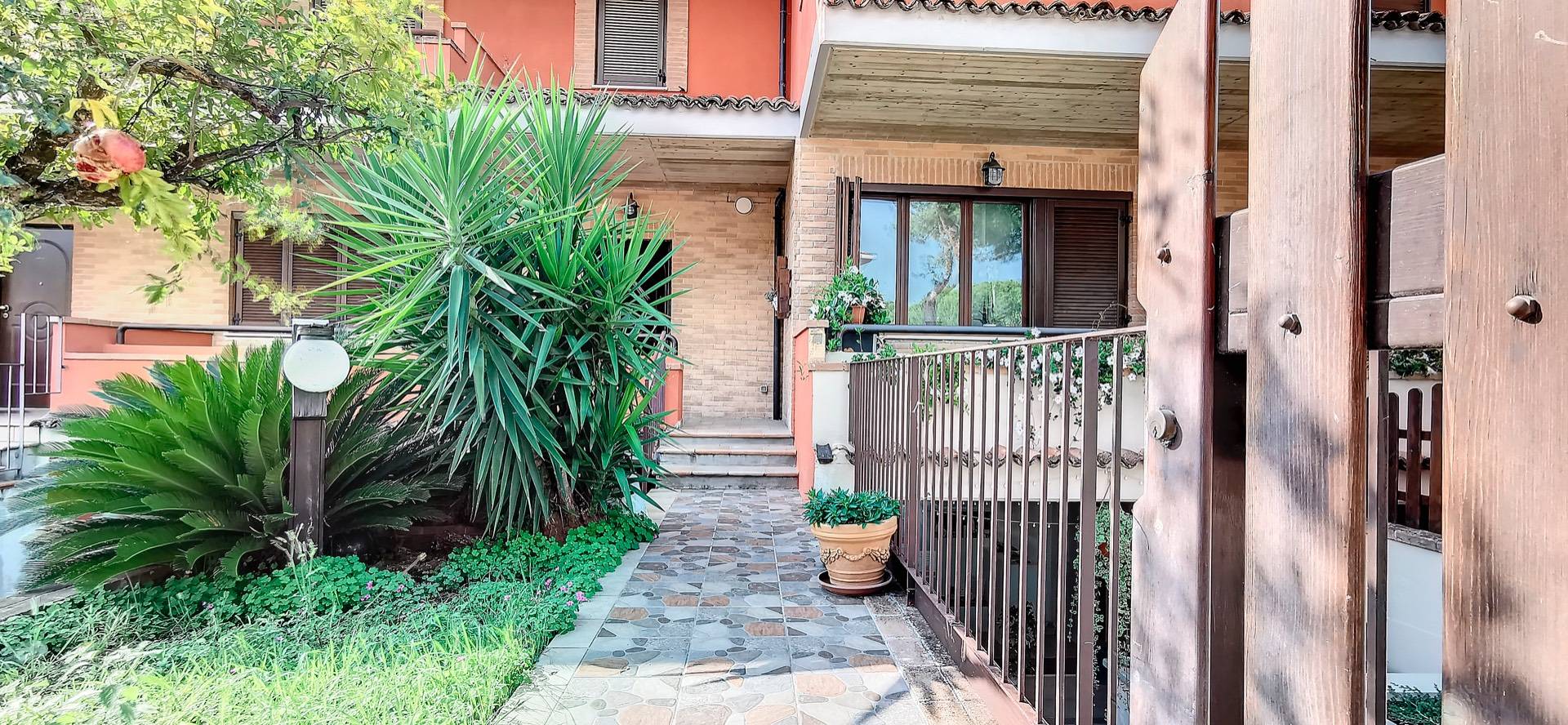 Villa a schiera in affitto a Loreto Aprutino