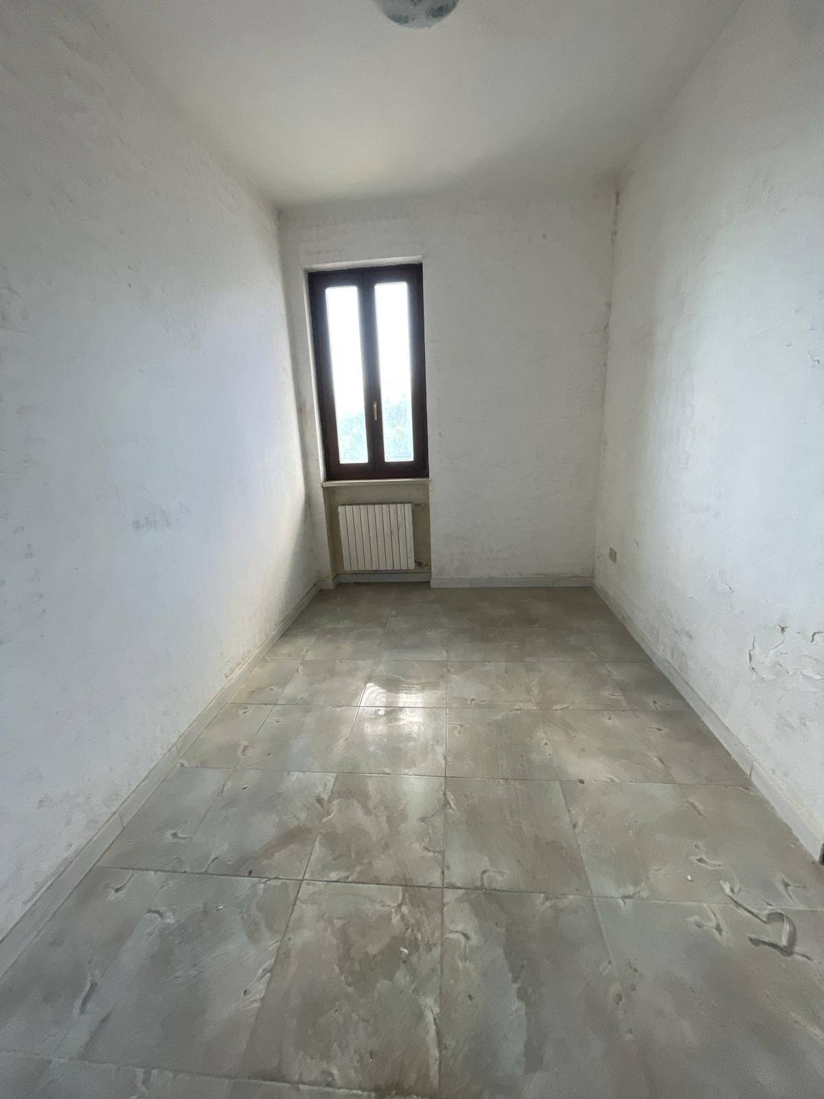 Appartamento in vendita a Cappelle sul Tavo