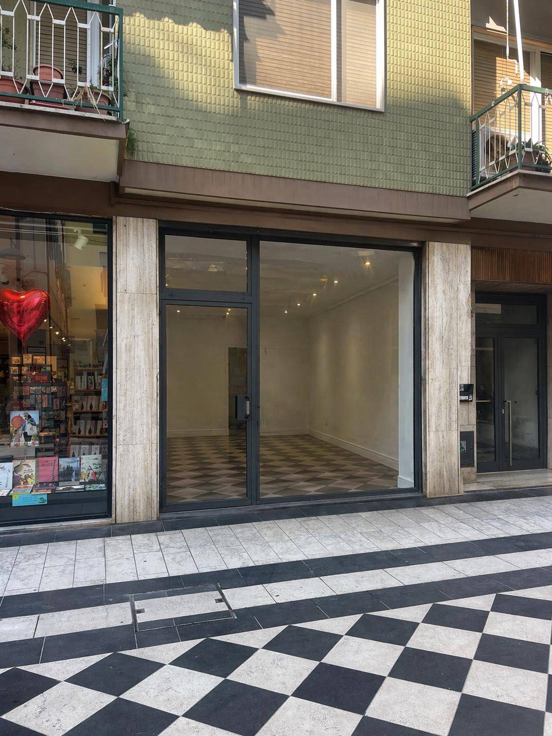 Negozio in vendita a Pescara, Centro