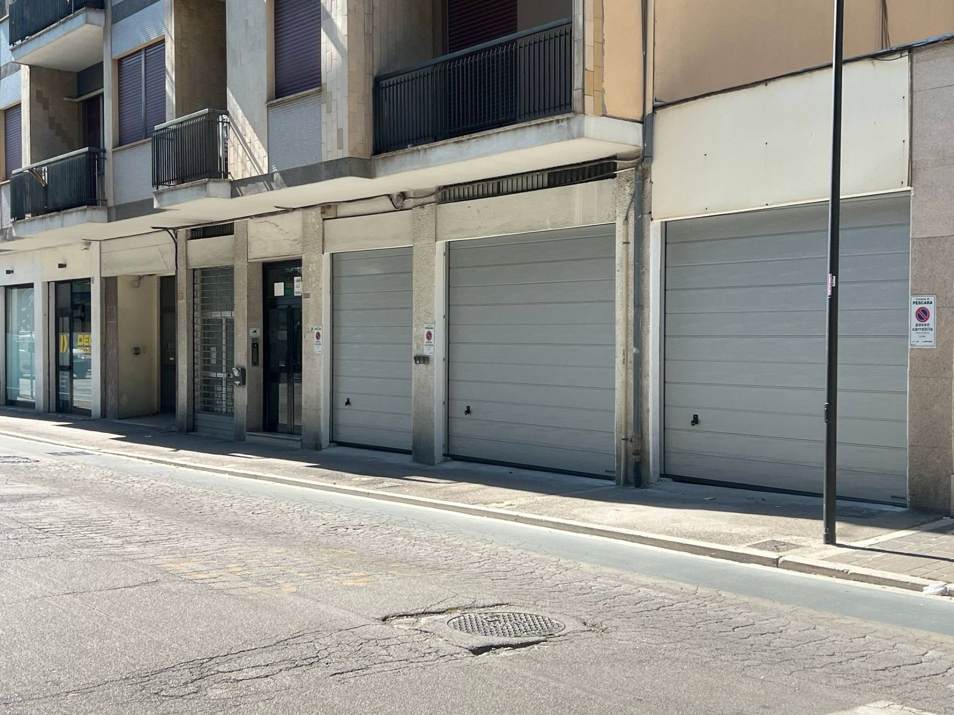 Box o garage in vendita a Pescara, Centro