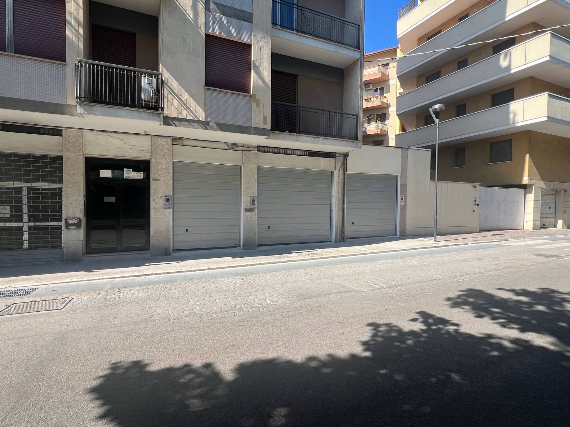 Box o garage in vendita a Pescara, Centro