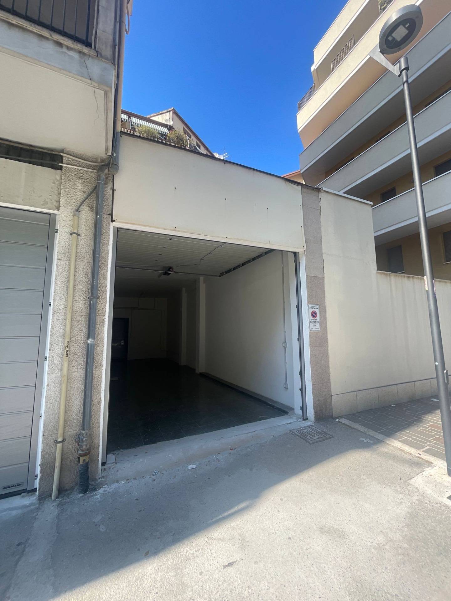 Box o garage in vendita a Pescara, Centro