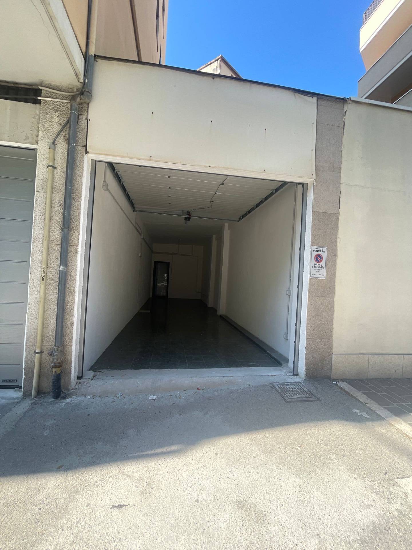 Box o garage in vendita a Pescara, Centro