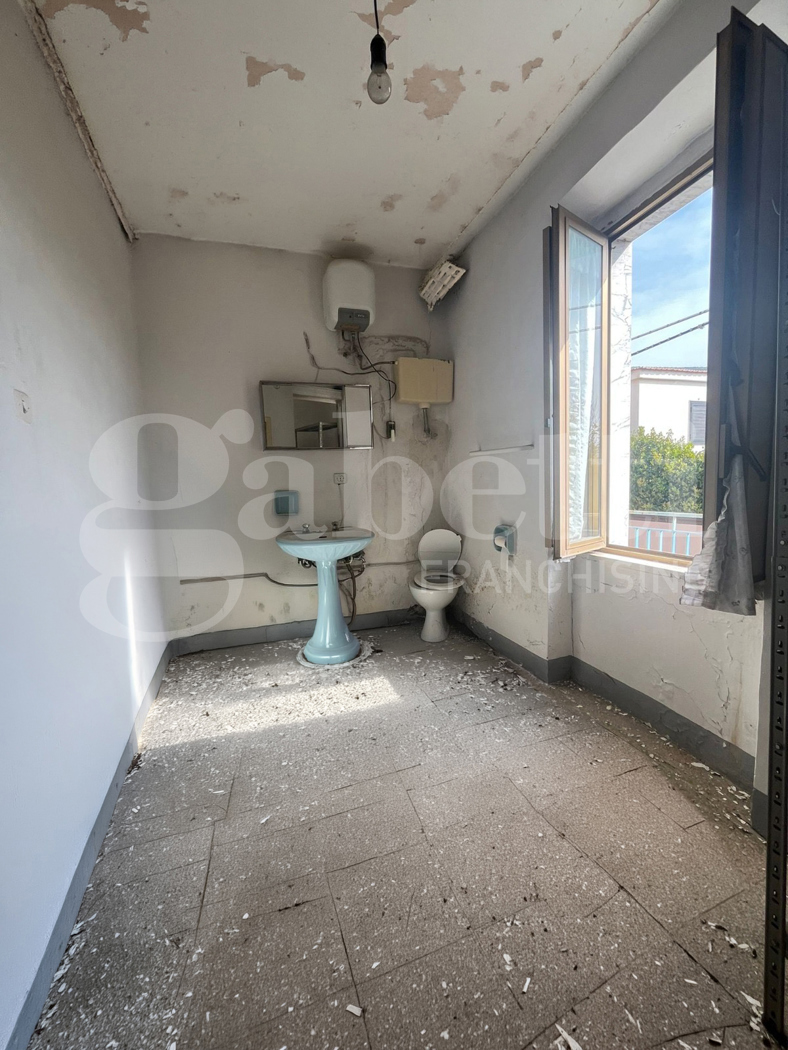 Casa indipendente da ristrutturare a Bellona