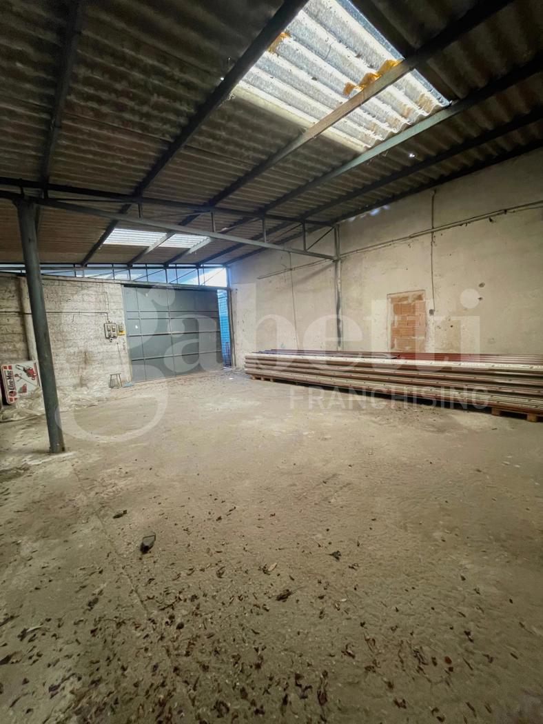 Magazzino in affitto a Bellona