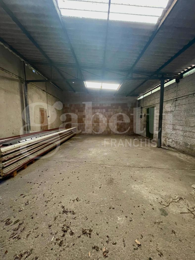 Magazzino in affitto a Bellona