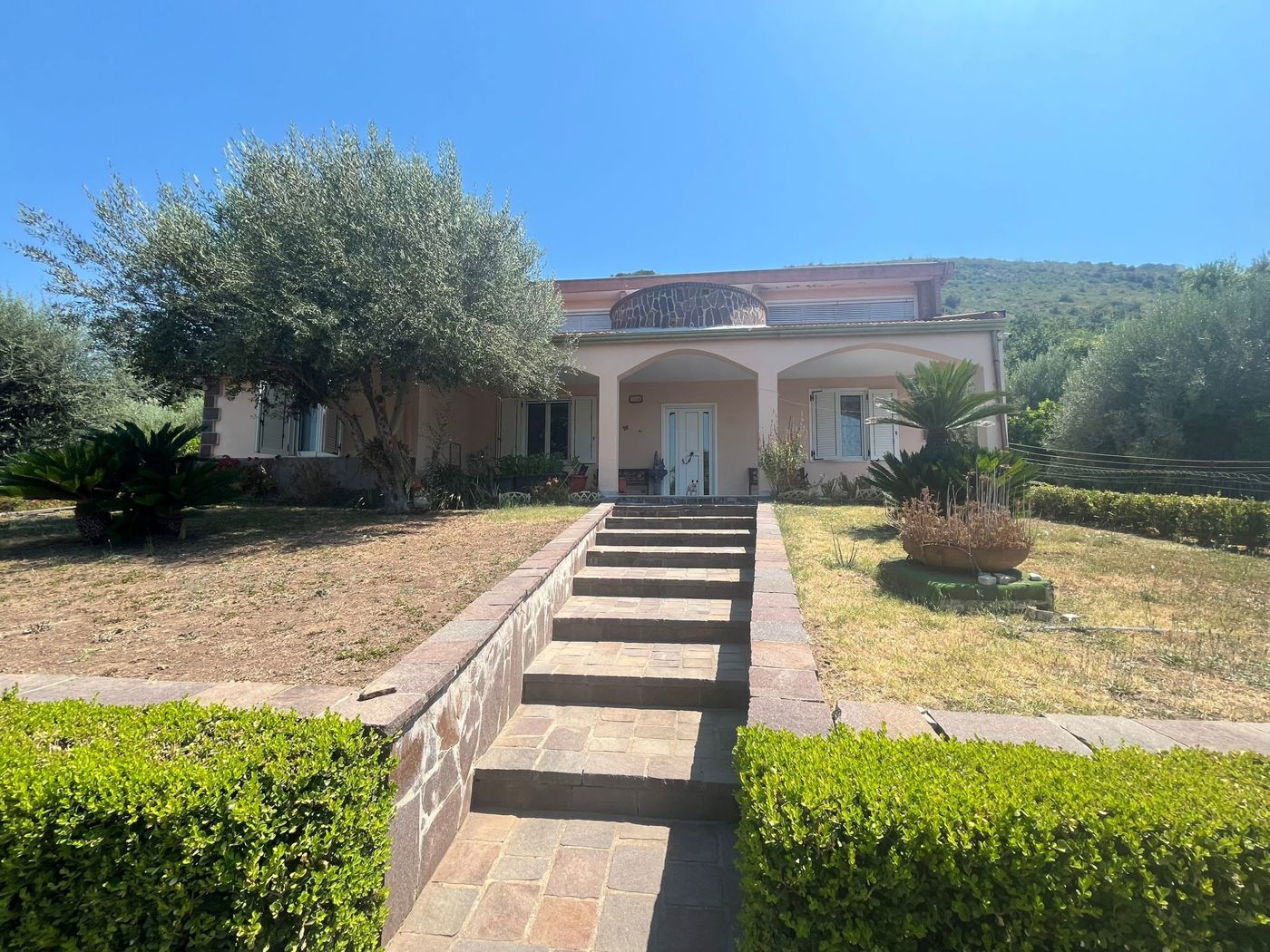 Villa con giardino a Bellona